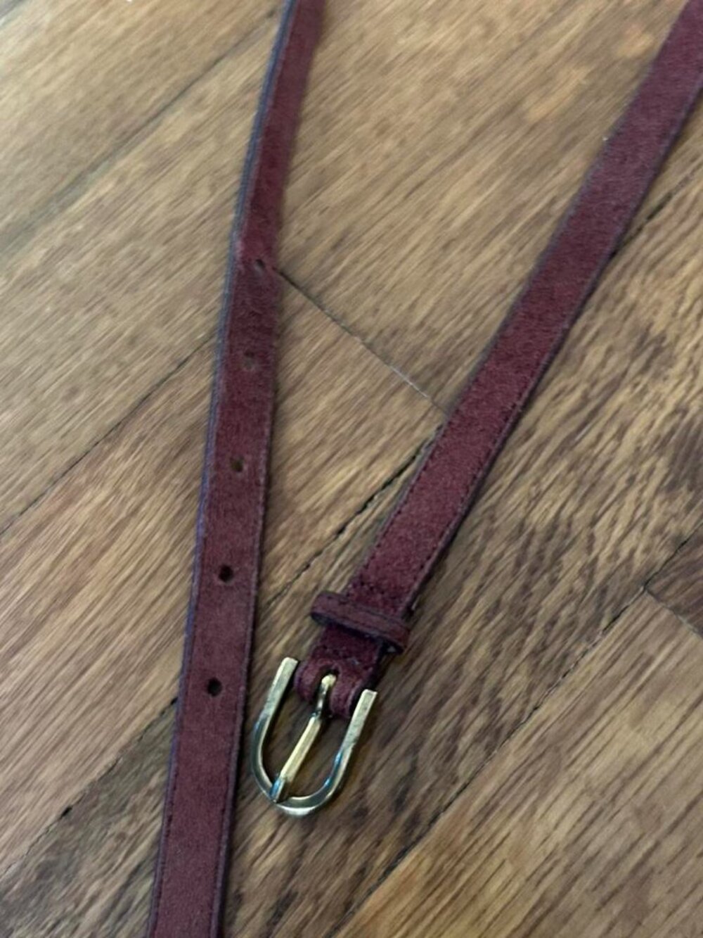 Vintage OG 2010 American apparel maroon suede skinny belt w gold hardware - Picture 3 of 3